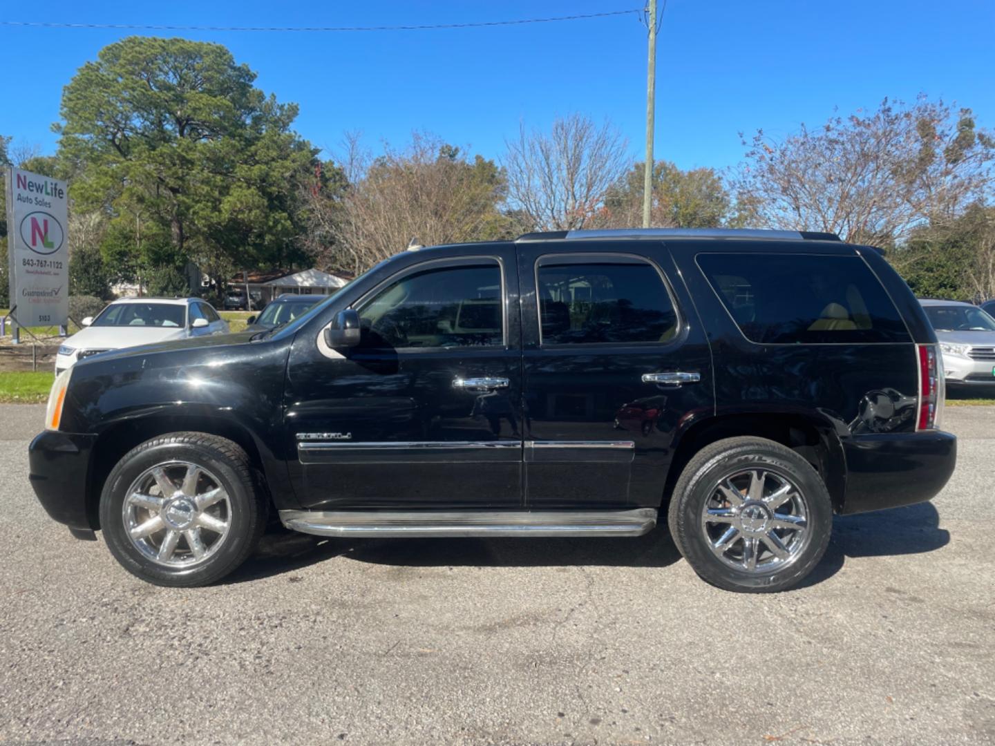 2011 BLACK GMC YUKON DENALI (1GKS2EEFXBR) with an 6.2L engine, Automatic transmission, located at 5103 Dorchester Rd., Charleston, SC, 29418-5607, (843) 767-1122, 36.245171, -115.228050 - Photo#3